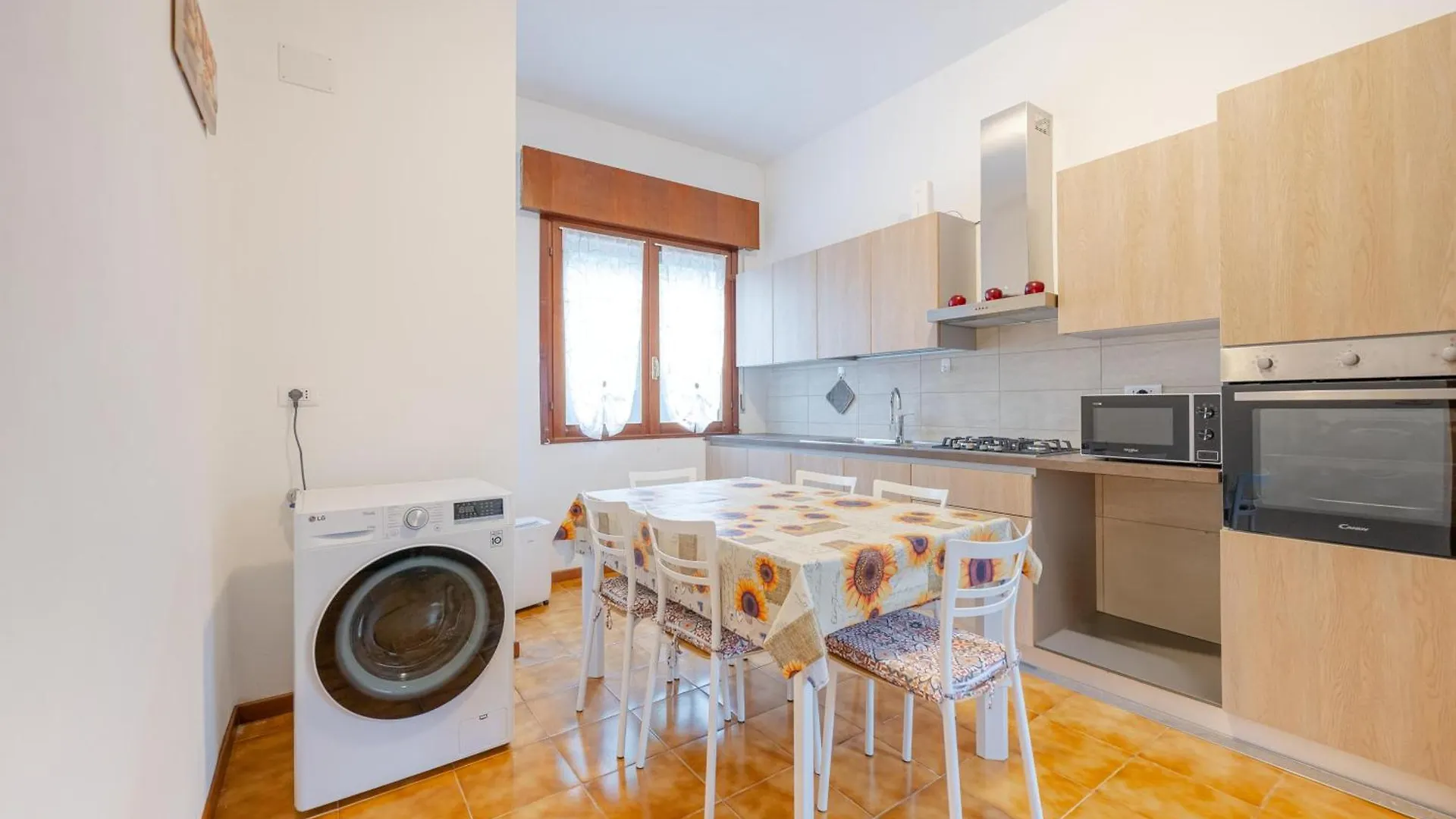 Tatiana Flat-10 Minutes From Venice Apartment