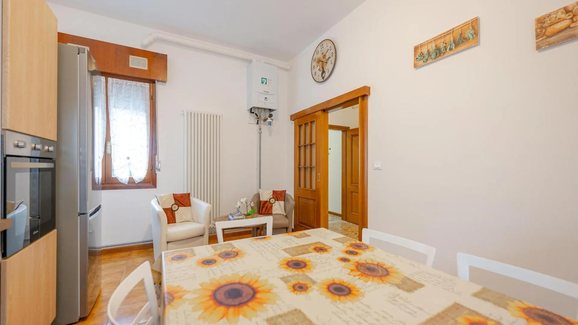 Tatiana Flat-10 Minutes From Venice Apartment