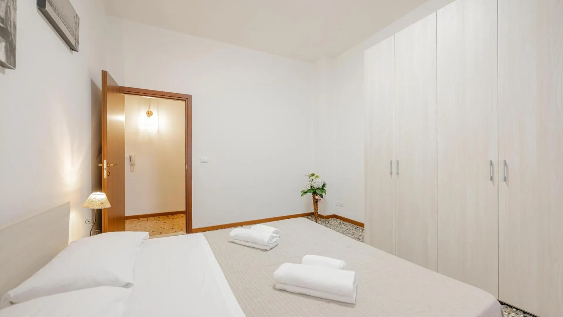 Tatiana Flat-10 Minutes From Venice Daire